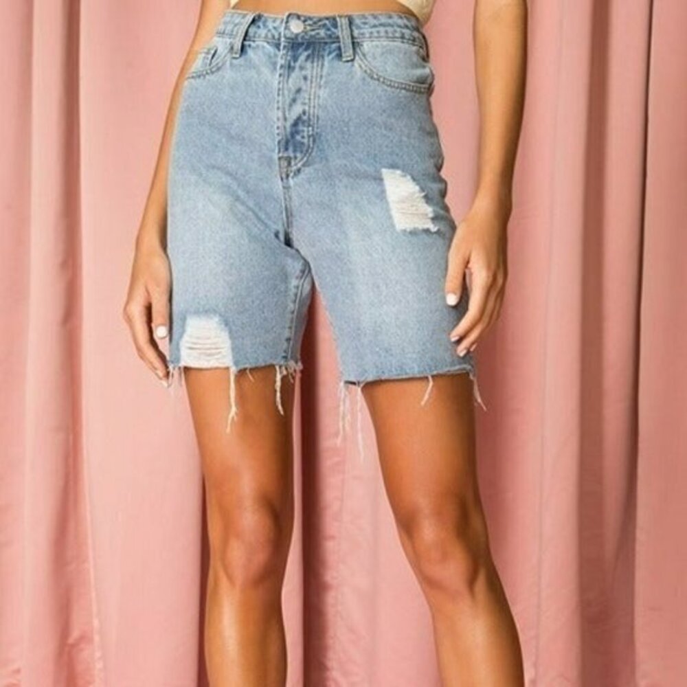 Superdown Jodie Relaxed Distressed Shorts Medium Wash